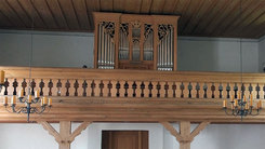 Empore mit Orgel